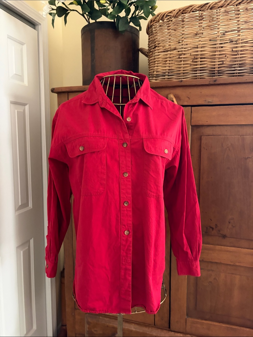Classic VINTAGE Eddie Bauer Women’s Red Button-Up Shirt